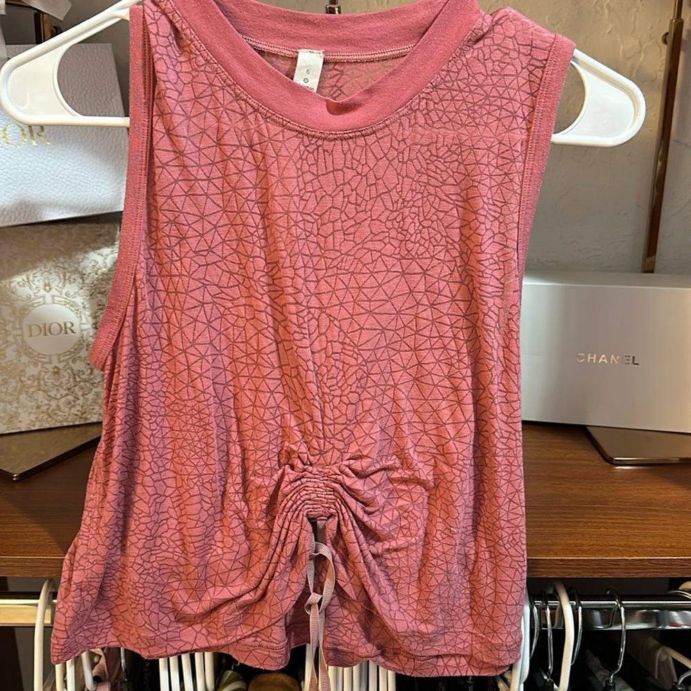 LULULEMON TANK